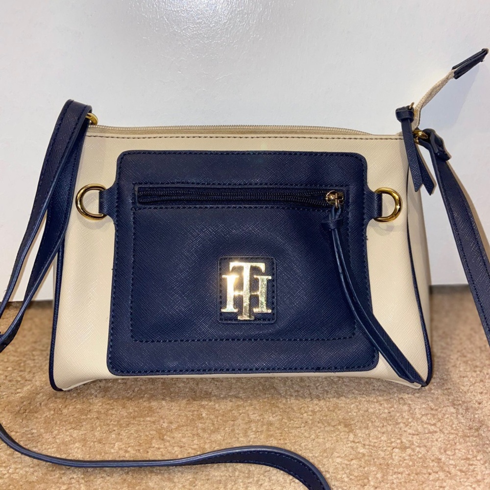 Tommy Hilfiger crossbody purse